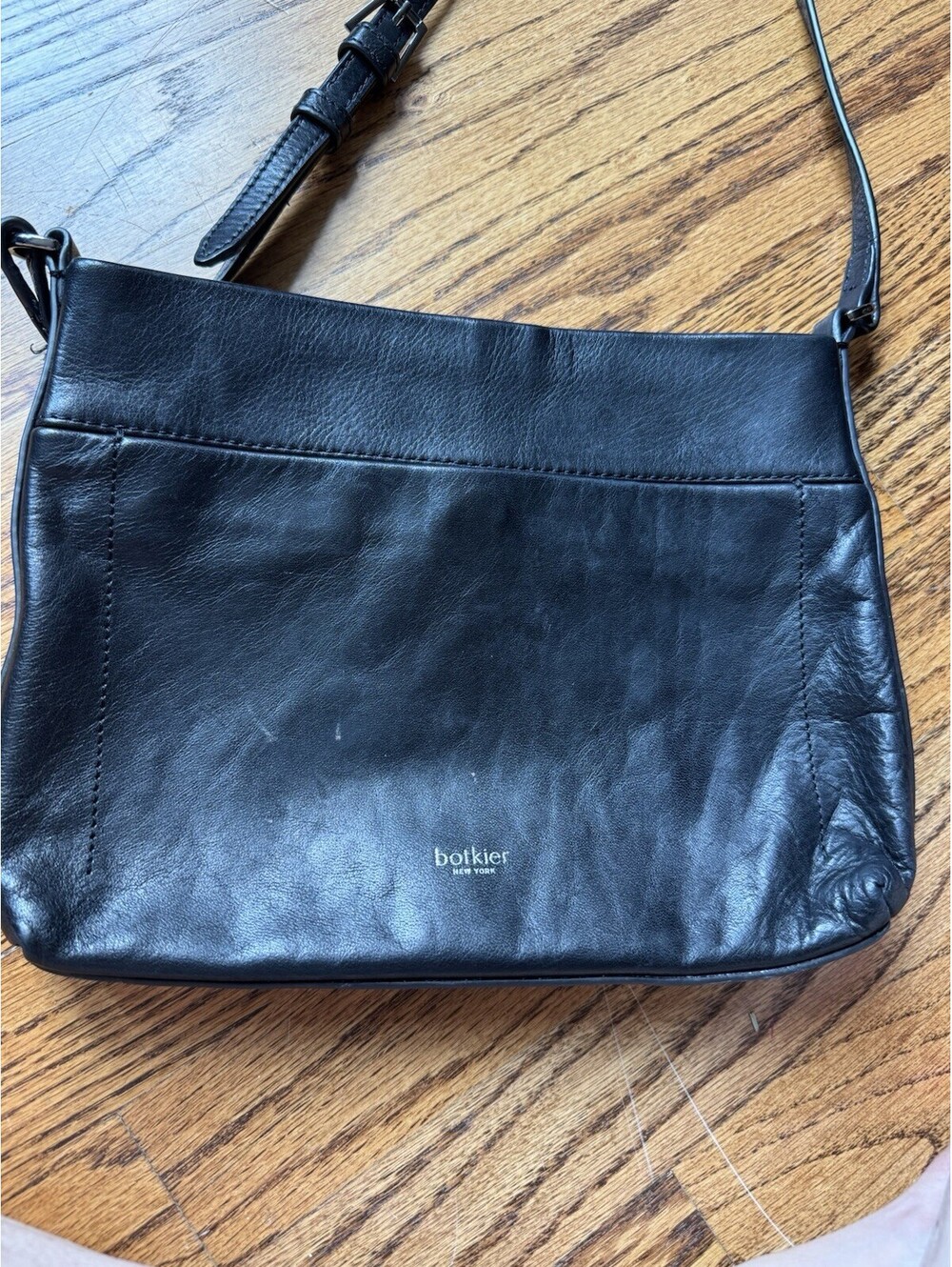 Botkier Black Shoulder Bag Zip Closure Gold Hardware Lined Inner Pockets